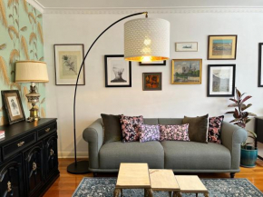 Stunning Flat Burnside Location